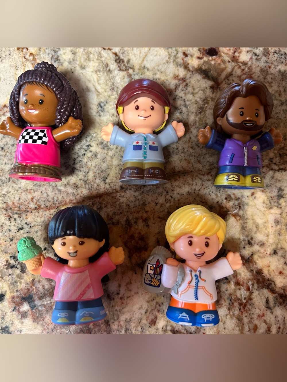 Fisher-Price Little People 5 Piece Multicultural Set - Assorted Characters Great